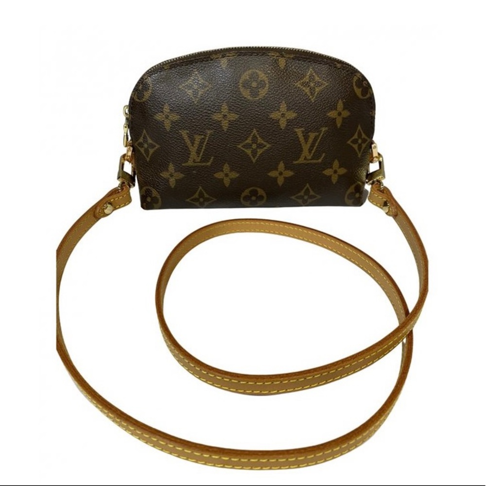 Small Louis Vuitton bag comes with strap and chain and dust bag